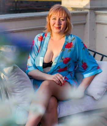 Позвони или напиши мне, и я помогу тебе расслабиться и исполнить все твои самые сокровенные желания 🌹 Жду встречи в Москве, чтобы сделать твои фантазии реальностью! 💫 15500, 45 лет