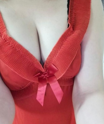 Страстная и чувственная брюнетка приглашает в гости ценителя женской красоты для ярких и незабываемых встреч. Обещаю, ты окунешься в мир наслаждения! 7190, 27 лет